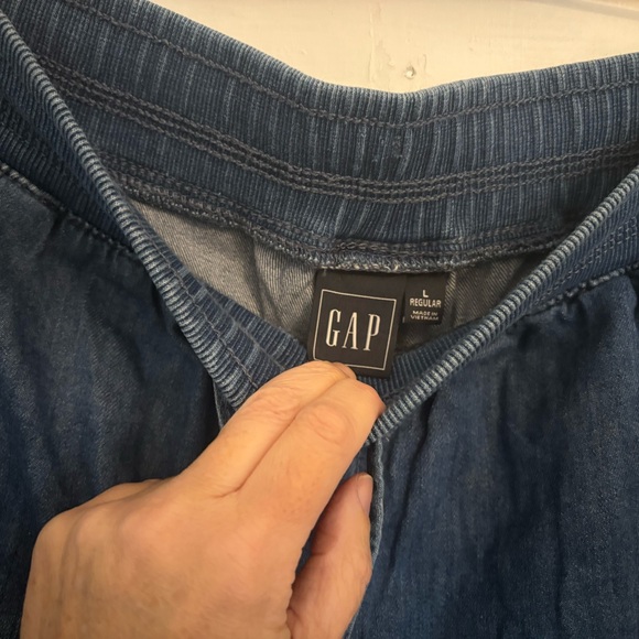 Gap denim shorts size large - Picture 2 of 3